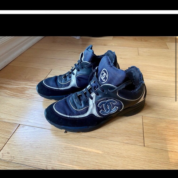 Authentic Chanel sneakers - Picture 2 of 8